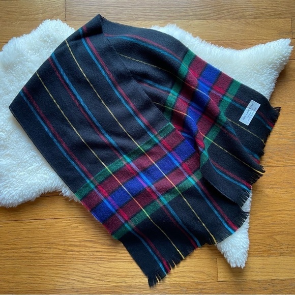 100% Cashmere Plaid Scarf - Picture 1 of 6